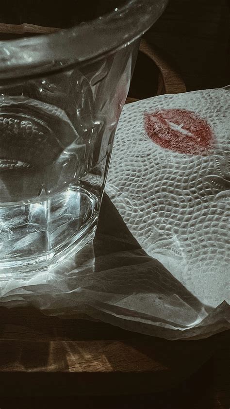 Romantic Romance Lip Kisses 的图像结果