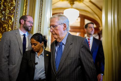 Sen. Mitch McConnell falls in Capitol hallway - ABC News