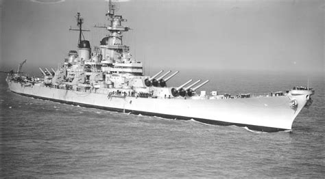 USS Iowa (BB-61) off San Francisco in 1946 | Uss iowa, Battleship, Us ...