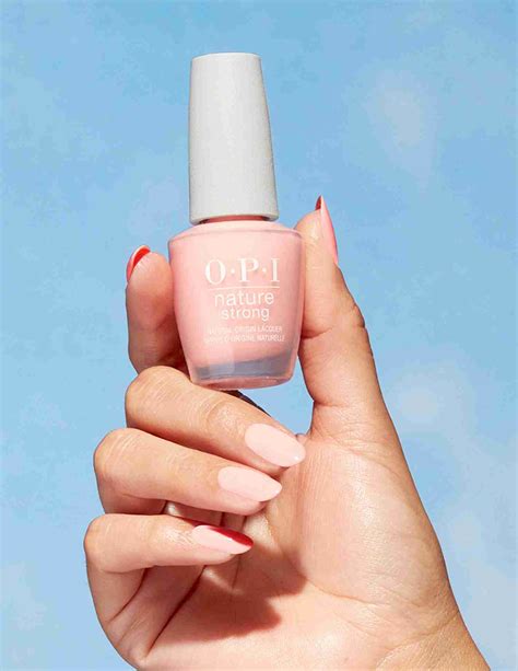 Nature Strong Nail Lacquer • Let Nature Take Its Quartz