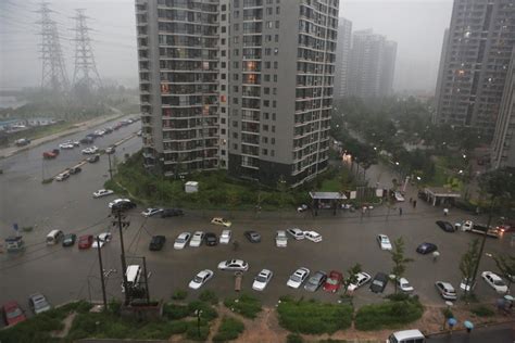 北京遭遇40年来最强暴雨 已致3死6伤_新闻_腾讯网