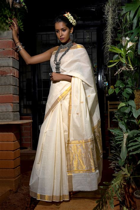 Teejh Kalleshwari White and Gold Kerala Cotton Kasavu Saree