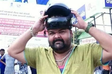 Gujarat Police Tried To Fine Zakir Mamon Under New Motor Vehicles Act ...