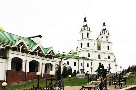 Minsk belarus holy spirit cathedral of the upper city | Premium Photo