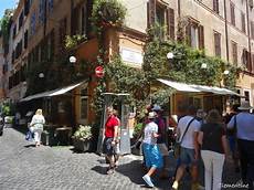 via delle carrozze le de clementine rome juin 2013 centre historique via delle carrozze le de clementine rome juin 2013 centre historique