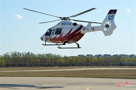 国产新型直升机AC332首飞成功 _光明网
