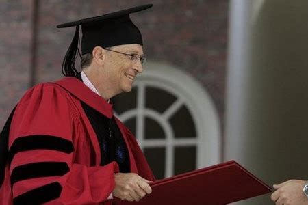 盖茨辍学30年后终获哈佛大学荣誉博士学位(图)_业界_科技时代_新浪网