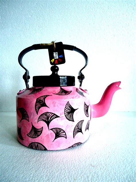 "Dsc08036": Red Violet Craft (9x9x7) by Rithika Kumar – ArtZolo.com