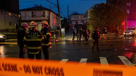 Queens Stabbing: 5 Dead, Including Suspect, and 2 Officers Wounded ...