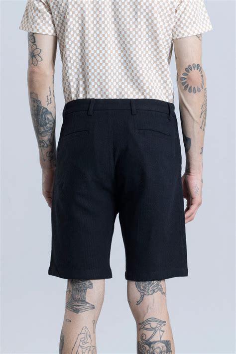 Buy Men's Streamlined Black Cotton Shorts Online | SNITCH