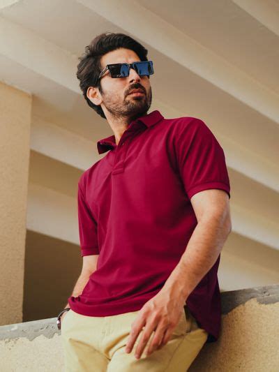 Best Plain T Shirts for Men in ₹379 at Beyoung with 24\% Off