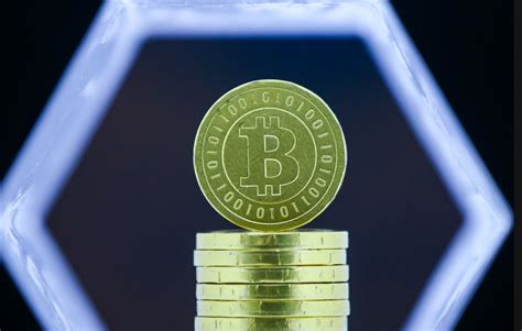 Биткоин установил новый рекорд: криптовалюта превысила отметку $97 тысяч