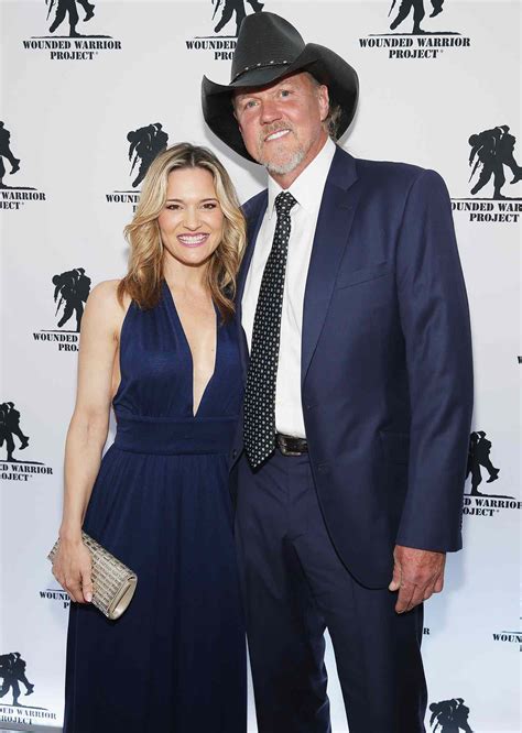 Trace Adkins Marries Victoria Pratt — & Blake Shelton Officiated