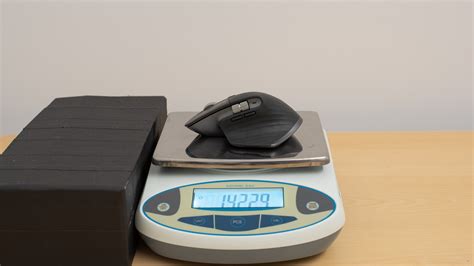 Logitech MX Vertical vs Logitech MX Master 3 Side-by-Side Mouse Comparison - RTINGS.com