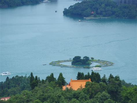 我见到的台湾日月潭，湖面已成了枫叶形状_码头