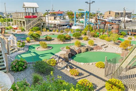 Miniature Golf Course 的图像结果