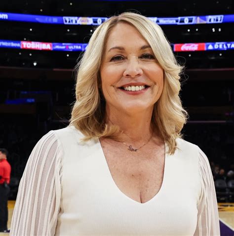 ESPN Re-Signs Trailblazing NBA Analyst Doris Burke with Multi-Year ...
