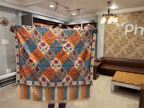 Pashmina Kani Shawl – Phamb