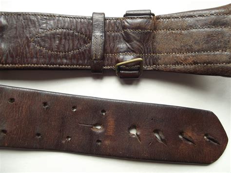 WW1 OFFICERS SAM BROWN BELT & SHOULDER STRAP DATED 1917 - DBG Militaria