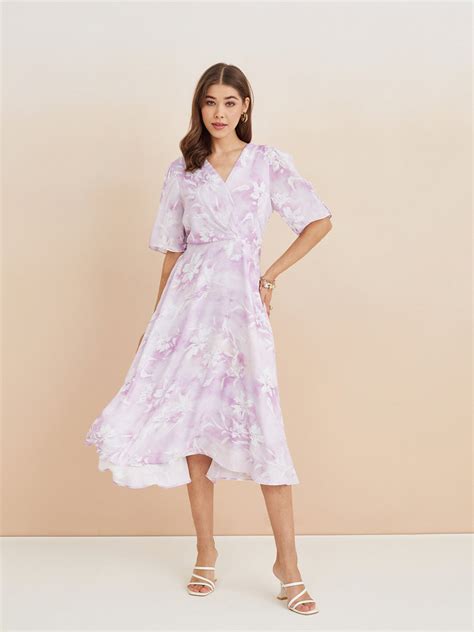 Latin Quarters Women'S Lilac V-Neck Half Sleeves Printed Casual Fit