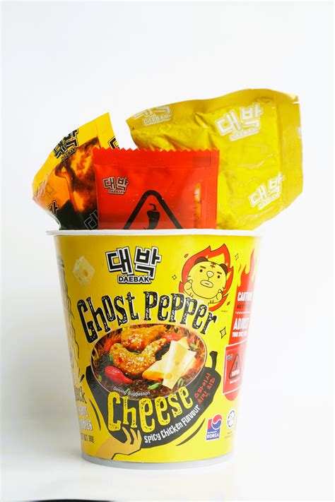 DAEBAK GHOST PEPPER CHEESE SPICY CHICKEN FLAVOUR DRY BLACK INSTANT NOO ...