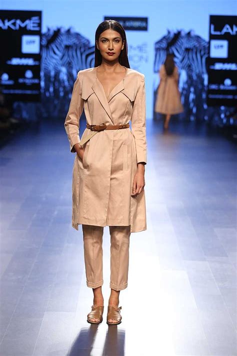 Sneha Arora at Lakmé Fashion Week summer/resort 2016 | Vogue India