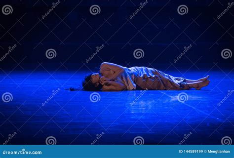 Insomnia-Act 2: Triangle Relation-Modern Dance Dreamland Editorial Stock Image - Image of kind ...