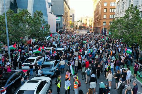 San Francisco Protest: Demonstrators chained themselves outside the ...