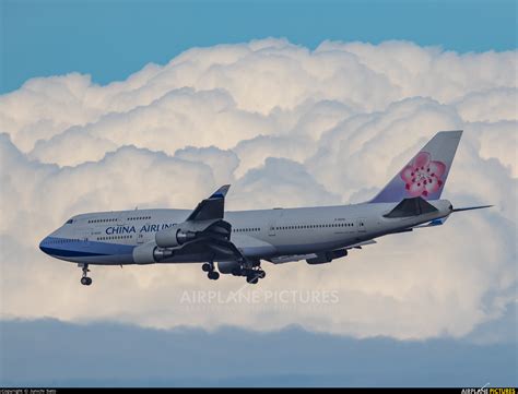 B-18208 - China Airlines Boeing 747-400 at Tokyo - Narita Intl | Photo ...