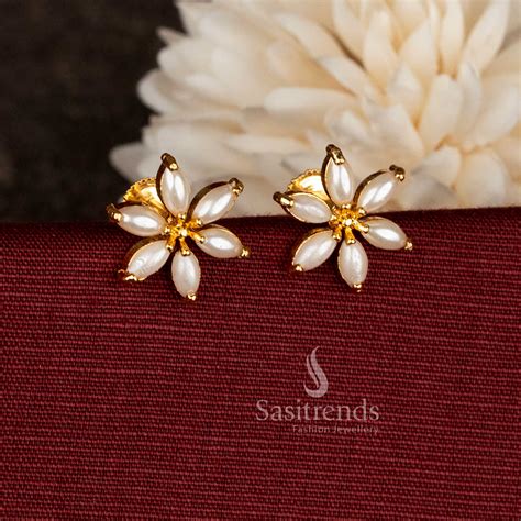 Micro Gold Plated Floral Pearl & Pavalam Stud Earrings – Sasitrends