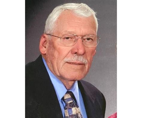 Mr. Lee H. Roberts Obituary (2022) - Galesburg, IL - Hinchliff-Pearson ...