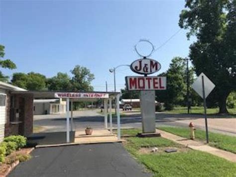 J & M MOTEL (Clarendon) - Motel Reviews & Photos - Tripadvisor