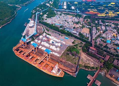 Vedanta’s VGCB handles India’s largest bauxite vessel