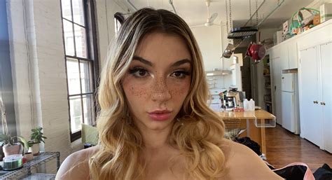 TW Pornstars - Demi Hawks 🦅. Twitter. ☀️☀️☀️. 7:20 PM - 30 Oct 2022