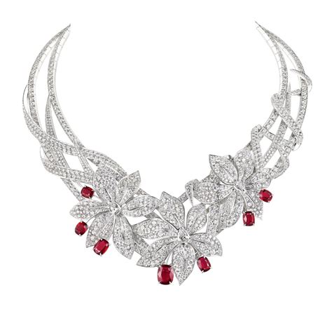 『珠宝』Chaumet 推出 Jewels by Nature 高级珠宝系列：绿野芳踪 | iDaily Jewelry · 每日珠宝杂志