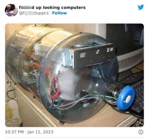 Weird Broken Computer 的图像结果