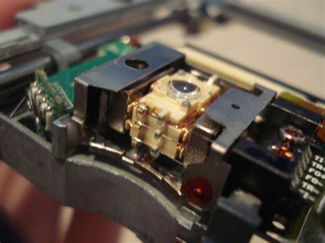 CD Exploding in Drive 的图像结果