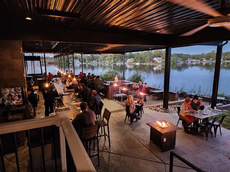 Lake House Bar The Lake House Inn Is Back In Business After Remodel