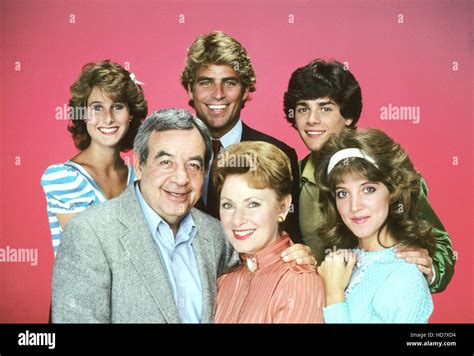 HAPPY DAYS, Cathy Silvers, Tom Bosley, Ted McGinley, Marion Ross, Bill ...
