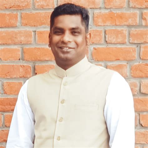 Meet Our Team – Navaashay DIC