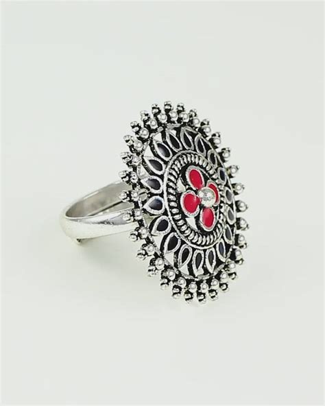 Mandala Floral Finger Ring – VOYLLA