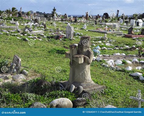 Cementerio Rapa Nui, Easter Island Editorial Photo - Image of capital, peaceful: 125642411