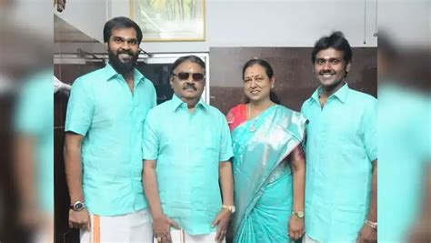 Captain Vijayakanth Biopic: செய்வீங்களா சண்முக பாண்டியன், அப்பா ...