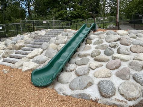 Newport Hills Woodlawn Park