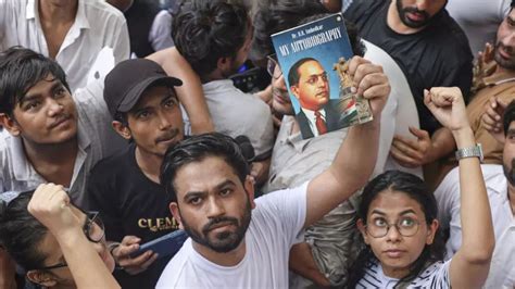 'हिंदू-मुस्लिम एजेंडा रोजगार नहीं दे सकता', 'कॉकरोच' चीफ अभिजीत दीपके ...