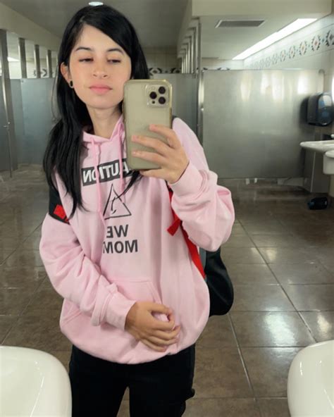 Alaska Zade Bio, Age, Career, Net Worth, Height, Education, Boyfriend & More - SHOWBIZ LIFES