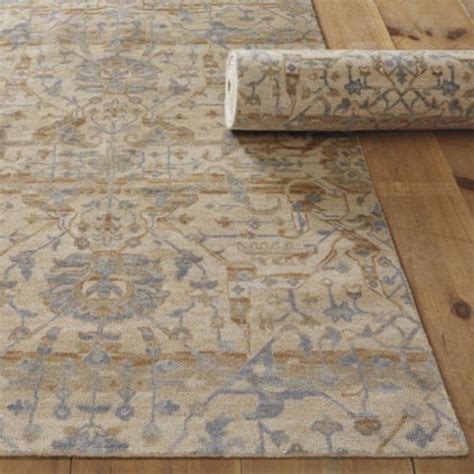 Sanchez Printed Tufted Area Rug with Wool Blend & Traditional Pattern