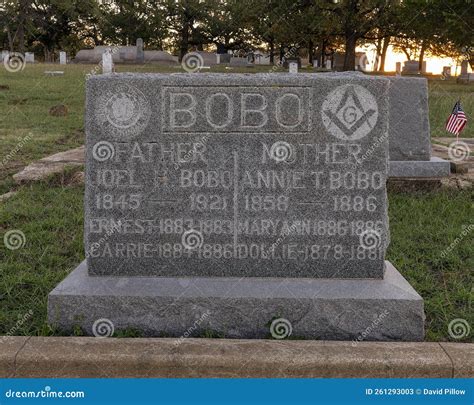 Woodmen of the World Gravestone for Bobo Family in the Bedford Cemetery ...