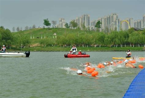 安徽合肥首次在巢湖水面举办公开水域游泳比赛