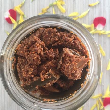 Aavayaka Raw Mango Pickle